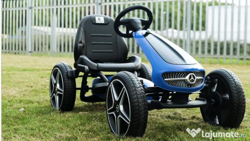 Masinuta cu pedale de Mercedes, pentru copii 4-9 ani 