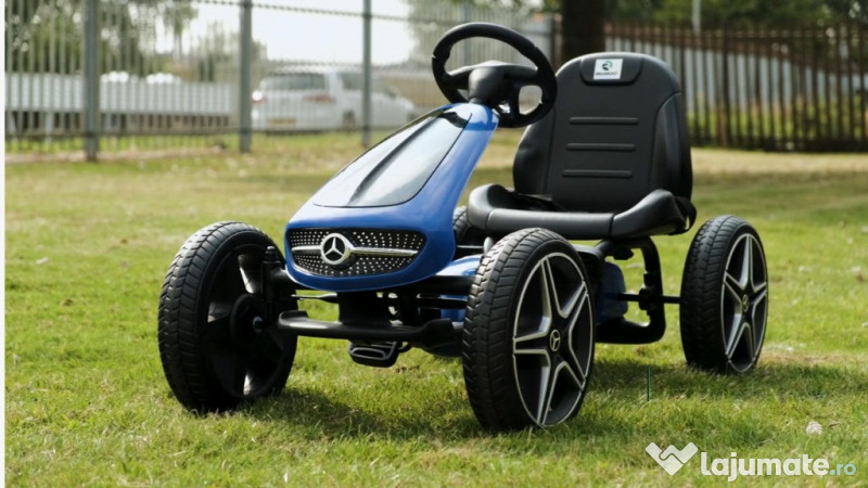 Masinuta cu pedale de Mercedes, pentru copii 4-9 ani 