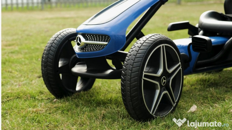 Masinuta cu pedale de Mercedes, pentru copii 4-9 ani 