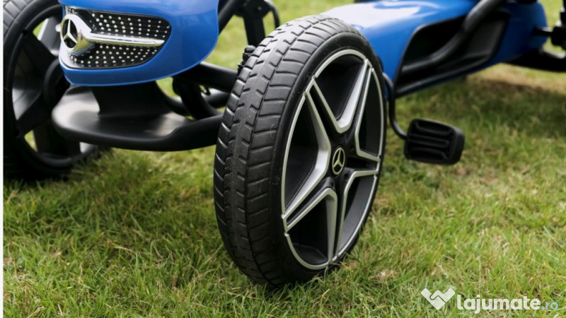 Masinuta cu pedale de Mercedes, pentru copii 4-9 ani 