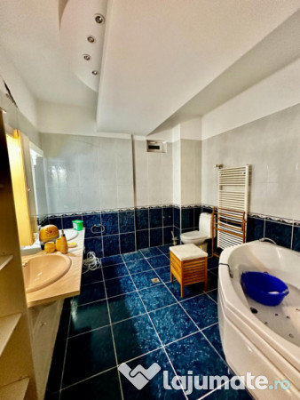 Vilă S+P+1+M in zona Faleza Nord - Universitate