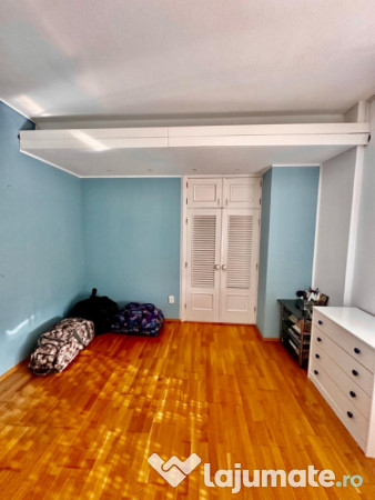 Vilă S+P+1+M in zona Faleza Nord - Universitate