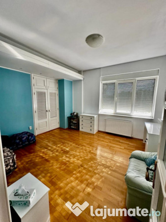 Vilă S+P+1+M in zona Faleza Nord - Universitate