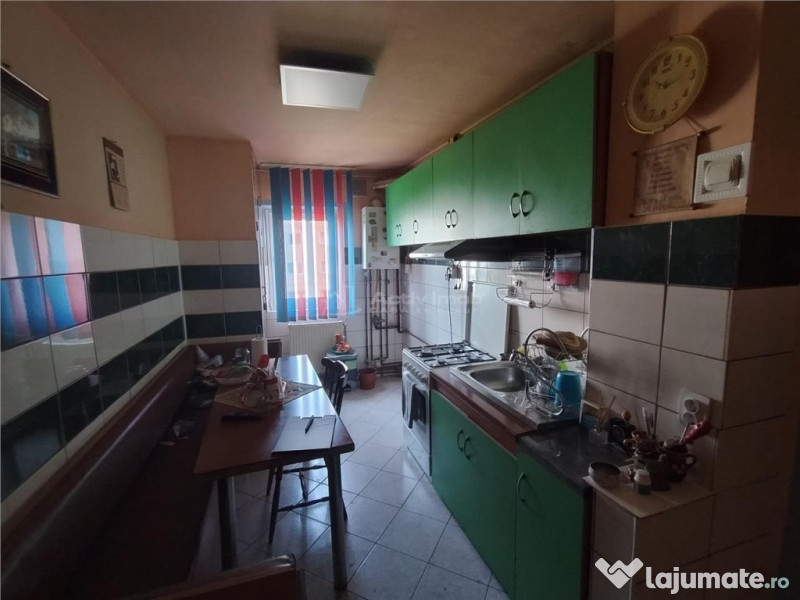 Caransebes, 4 Cam., Dec., Et.2, Zona Pipirig