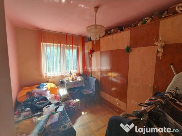 Caransebes, 4 Cam., Dec., Et.2, Zona Pipirig