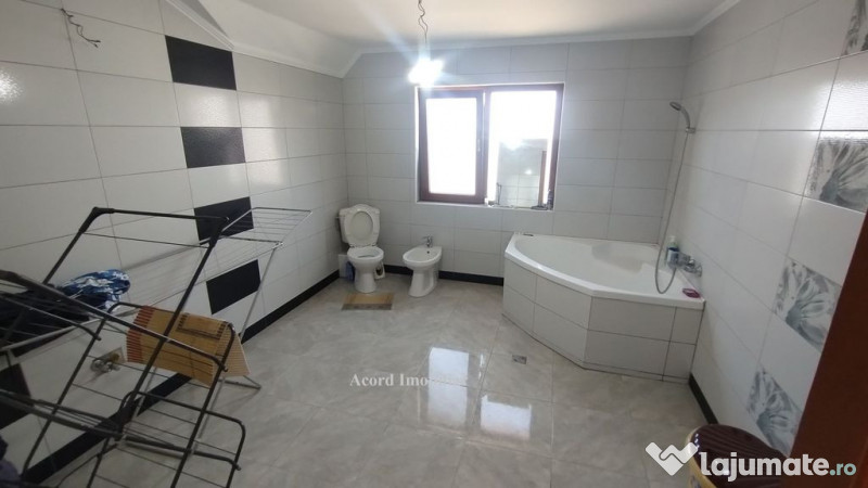 Casa căramidă cu placă de beton, Valu lui Traian 