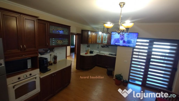 Casa căramidă cu placă de beton, Valu lui Traian 