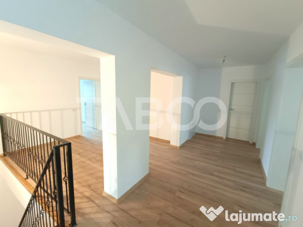 Casa 10 camere 390 mp utili - pe strada Calea Poplacii din S 