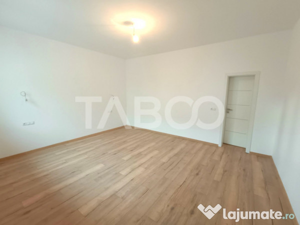 Casa 10 camere 390 mp utili - pe strada Calea Poplacii din S 