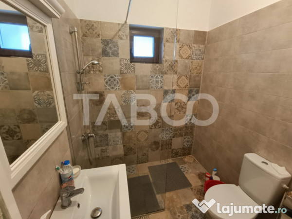 Casa 10 camere 390 mp utili - pe strada Calea Poplacii din S 