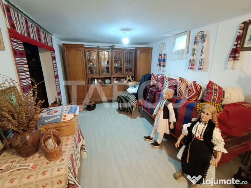 Casa 10 camere 390 mp utili - pe strada Calea Poplacii din S 