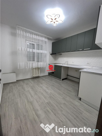 Garsoniera complet renovata, zona Palas 