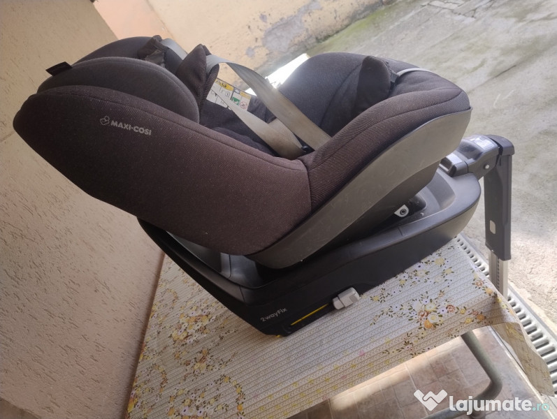Scaun copil cu izofix de la maxi cosi 