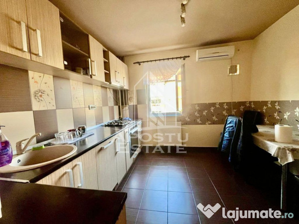 Apartament cu 3 camere, 2 bai, etaj intermediar, zona Ara... 