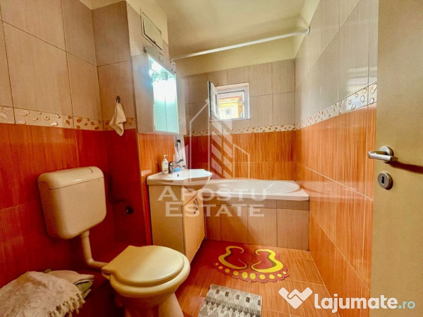 Apartament cu 3 camere, 2 bai, etaj intermediar, zona Ara... 