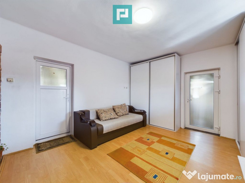 Casă 5 camere, Curtici 