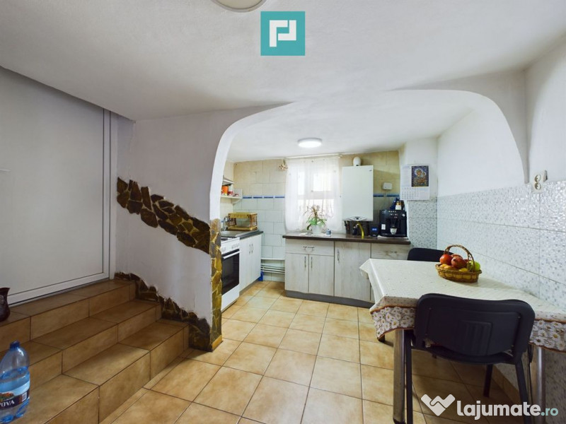 Casă 5 camere, Curtici 