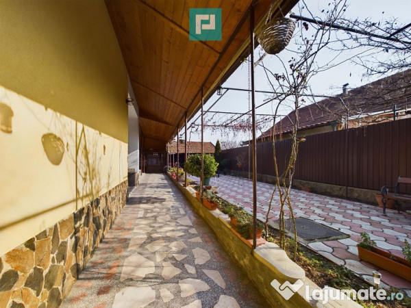 Casă 5 camere, Curtici 