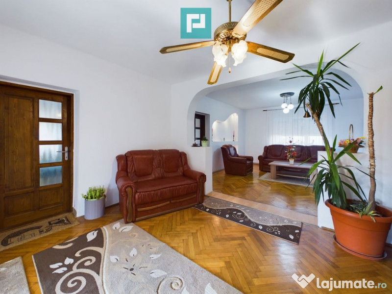 Casă 5 camere, Curtici 