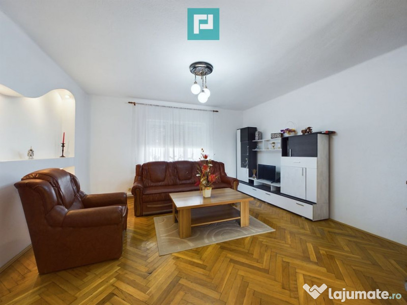 Casă 5 camere, Curtici 