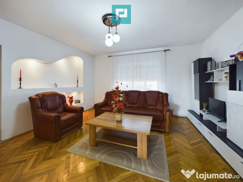 Casă 5 camere, Curtici 