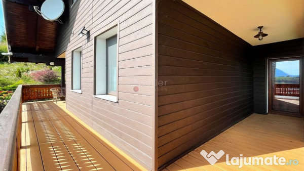 Complex de 3 case pe 18000 mp teren 