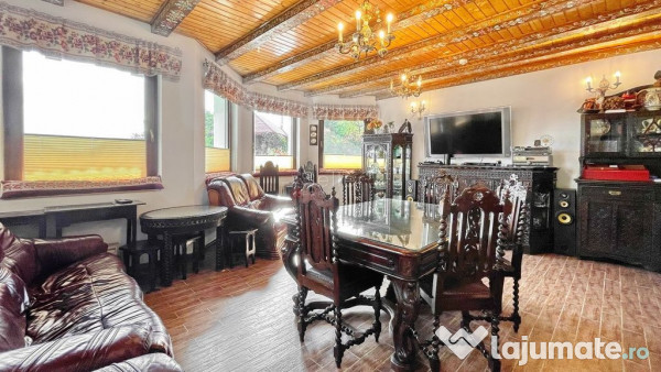 Complex de 3 case pe 18000 mp teren 