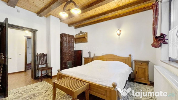 Complex de 3 case pe 18000 mp teren 