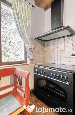 Complex de 3 case pe 18000 mp teren 