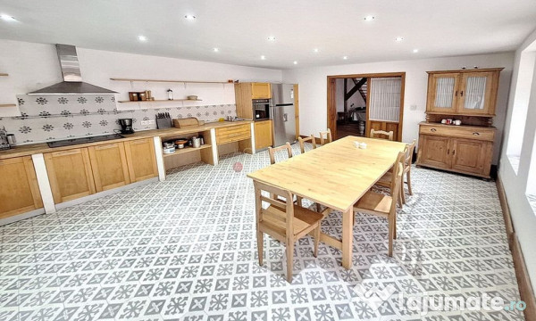 Casa saseasca cu teren generos 