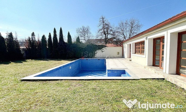 Casa saseasca cu teren generos 