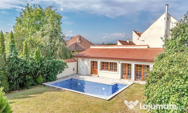 Casa saseasca cu teren generos 