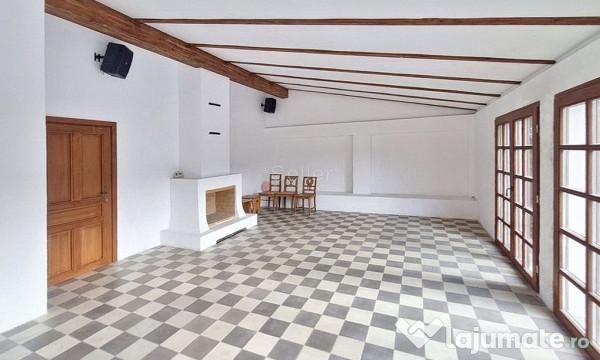 Casa saseasca cu teren generos 