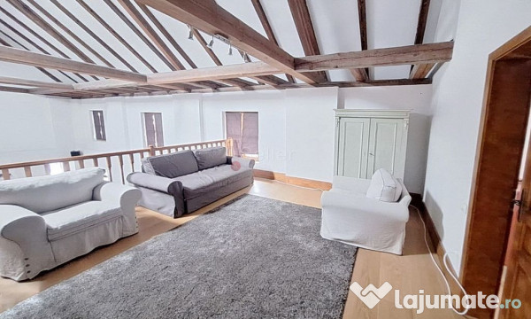 Casa saseasca cu teren generos 