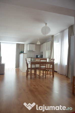 Busteni-Apartament cu trei camere,mobilat si utilat 