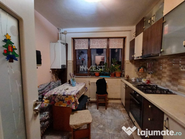 Apartament 3 camere si 2 bai, decomandat, zona Gara