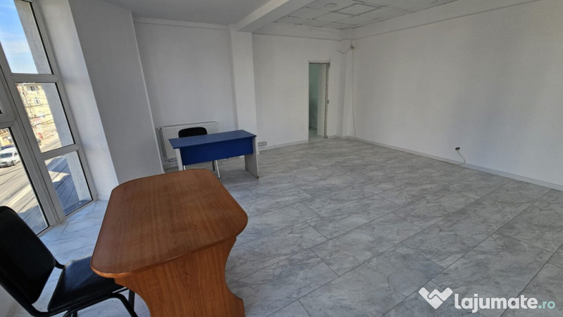 CANTACUZINO-sp.com. aprox 250mp , et.2 la 1000 euro/luna 