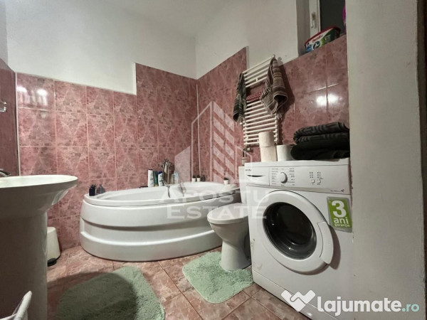 Casa individuala cu 5 camere, 2 bai si beci in zona Blasc...