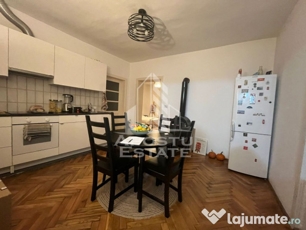 Casa individuala cu 5 camere, 2 bai si beci in zona Blasc...