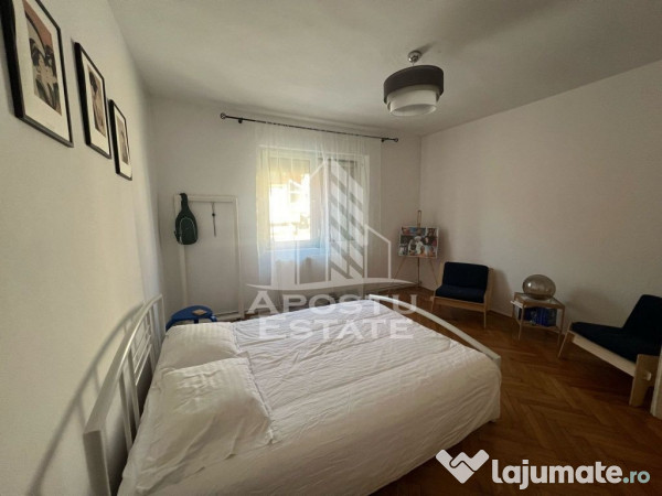 Casa individuala cu 5 camere, 2 bai si beci in zona Blasc...