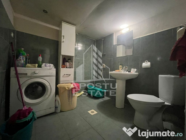 Casa individuala cu 5 camere, 2 bai si beci in zona Blasc...