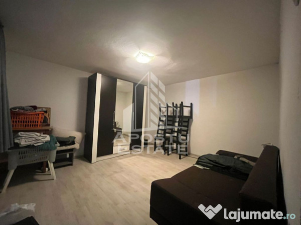 Casa individuala cu 5 camere, 2 bai si beci in zona Blasc...