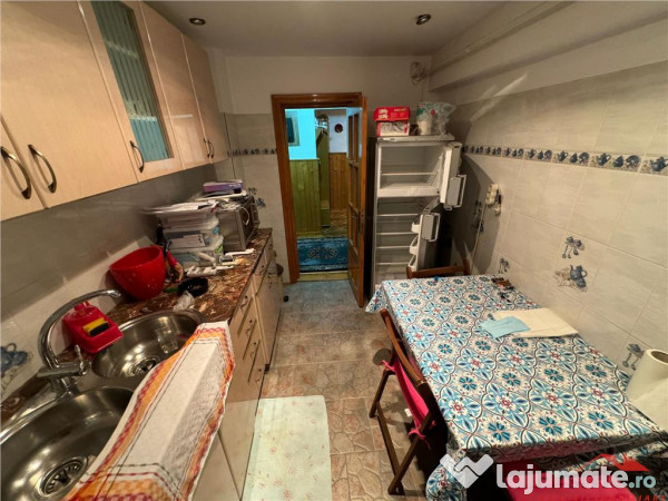 Apartament 3 camere de in Sud, etaj 3, CT, izolat