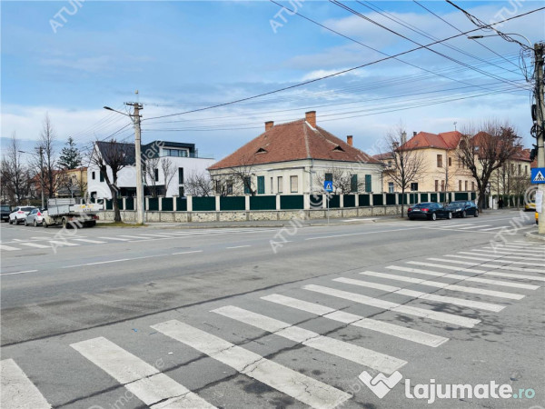 Casa individuala 4 camere decomandate 1000 mp teren zona Blv 