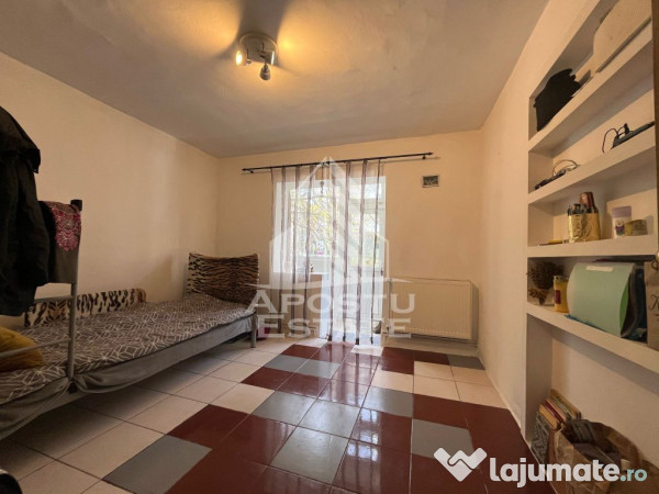 Apartament cu 2 camere, decomandat, parter inalt,centrala... 