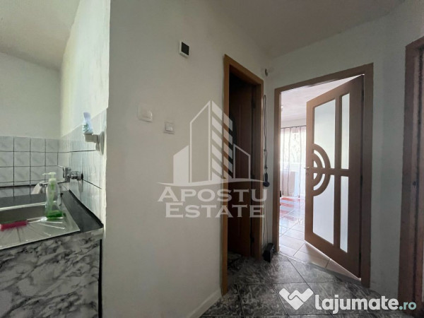 Apartament cu 2 camere, decomandat, parter inalt,centrala... 