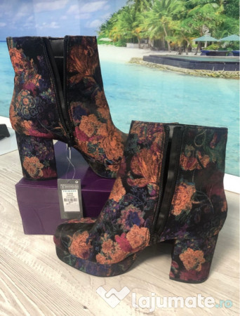 Botine nr. 37 colorate cu imprimeu floral Primark