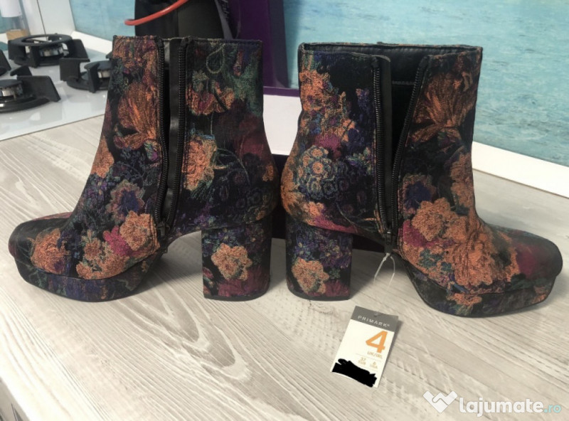 Botine nr. 37 colorate cu imprimeu floral Primark 