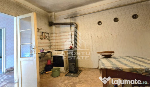 Casa cu 2 camere ,2337 mp in Battonya 