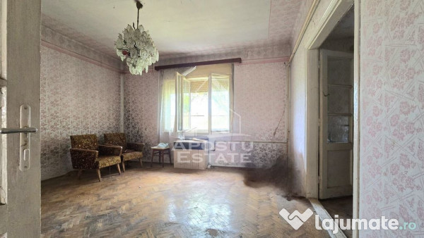 Casa cu 2 camere ,2337 mp in Battonya 